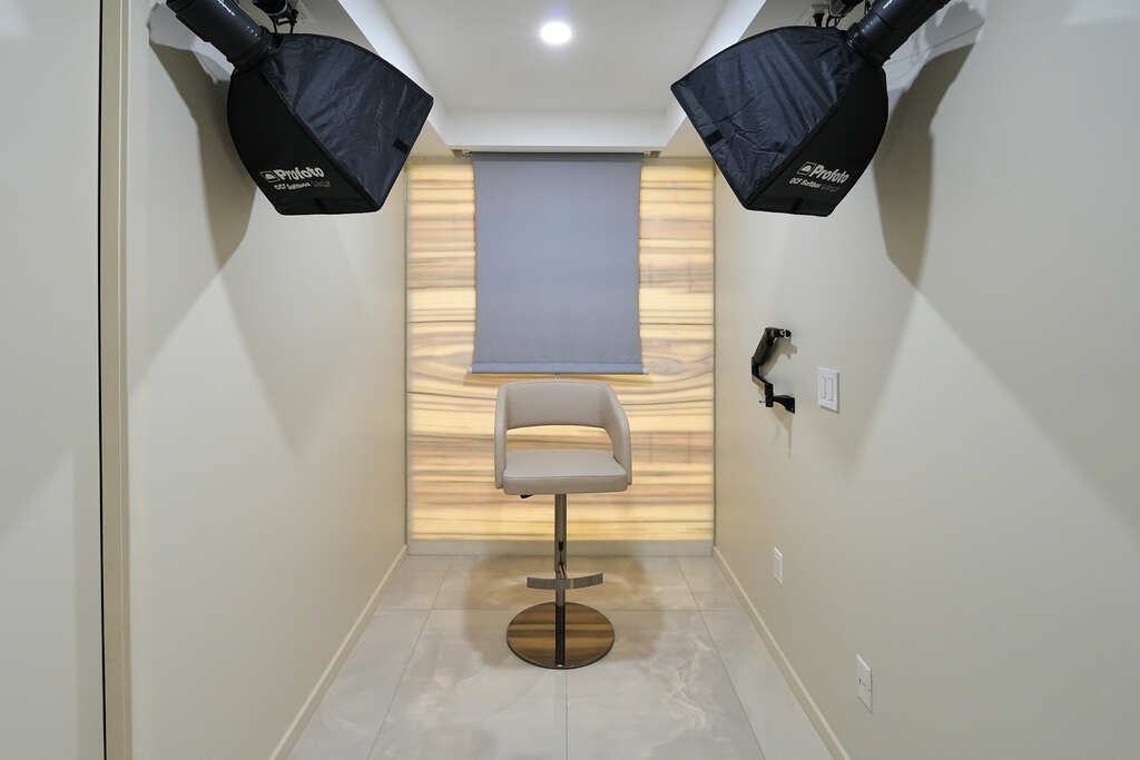 City Facial Plastics Office Photo 4