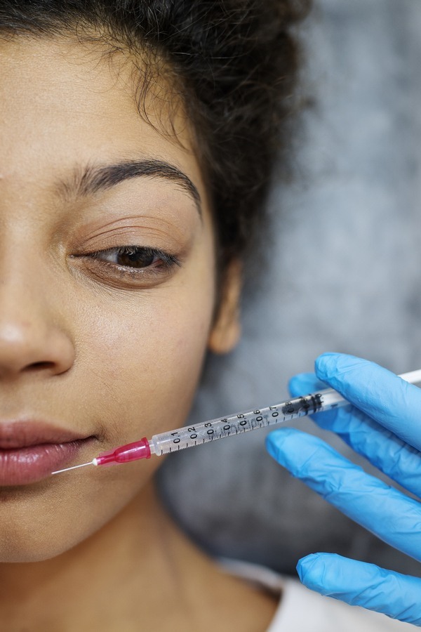 Dangerous DIY injectables are on the rise with young people looking for a cheaper fix. (Image by Freepik).